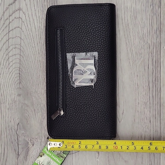 Badgley Mischka Black Vegan‎ Leather Wallet Clutch Full Zip Pebbled Sleek NEW - Picture 10 of 13